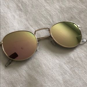 Gold Mirrored Round Sunglasses